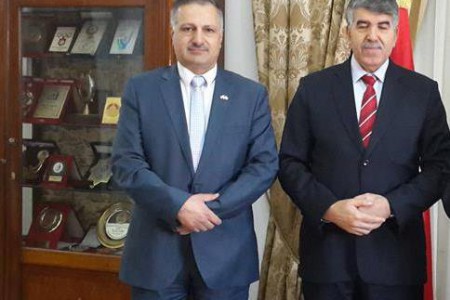 اجتماع سيادة السفير عماد طارق الجنابي مع السفير التونسي محمد الخميري